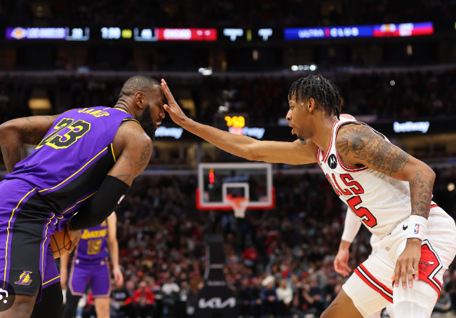 LeBron James ja DeMar DeRozan johtavat Bullsin ohi Lakersin, joka kärsii kolmannen perättäisen tappionsa
